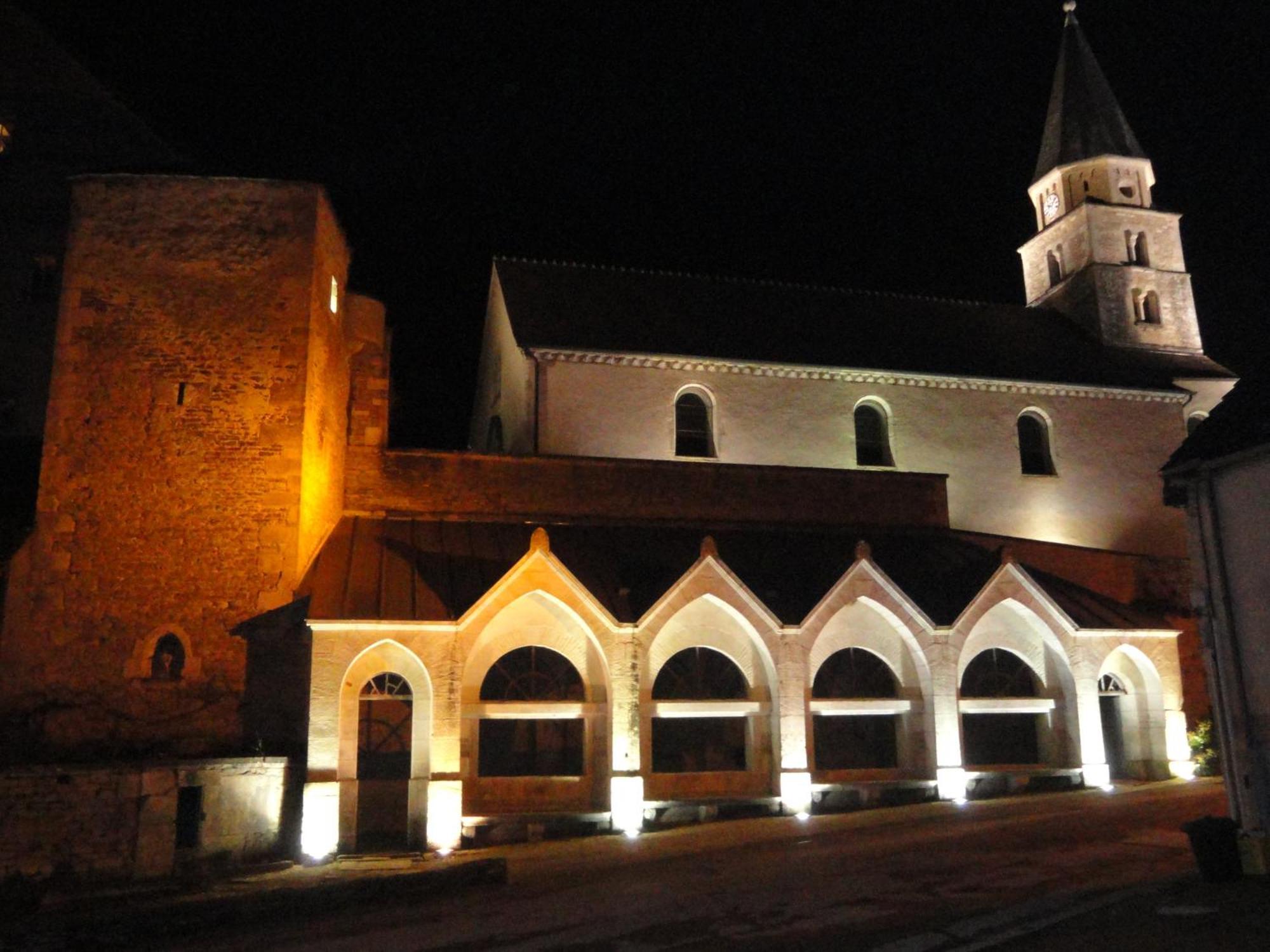 Le Puits Fortifie Salives Exterior foto